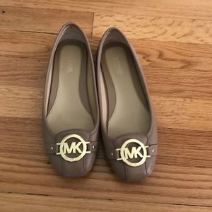 Michael Kors Neutral Flats size 7